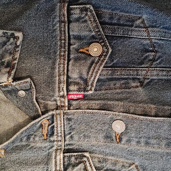 Levi's US S Short Jean Jacket with Arm Lace Up Detail - Picture 3 of 11